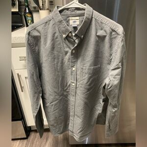 Old Navy grey button down shirt. Size Large. Lightly used.